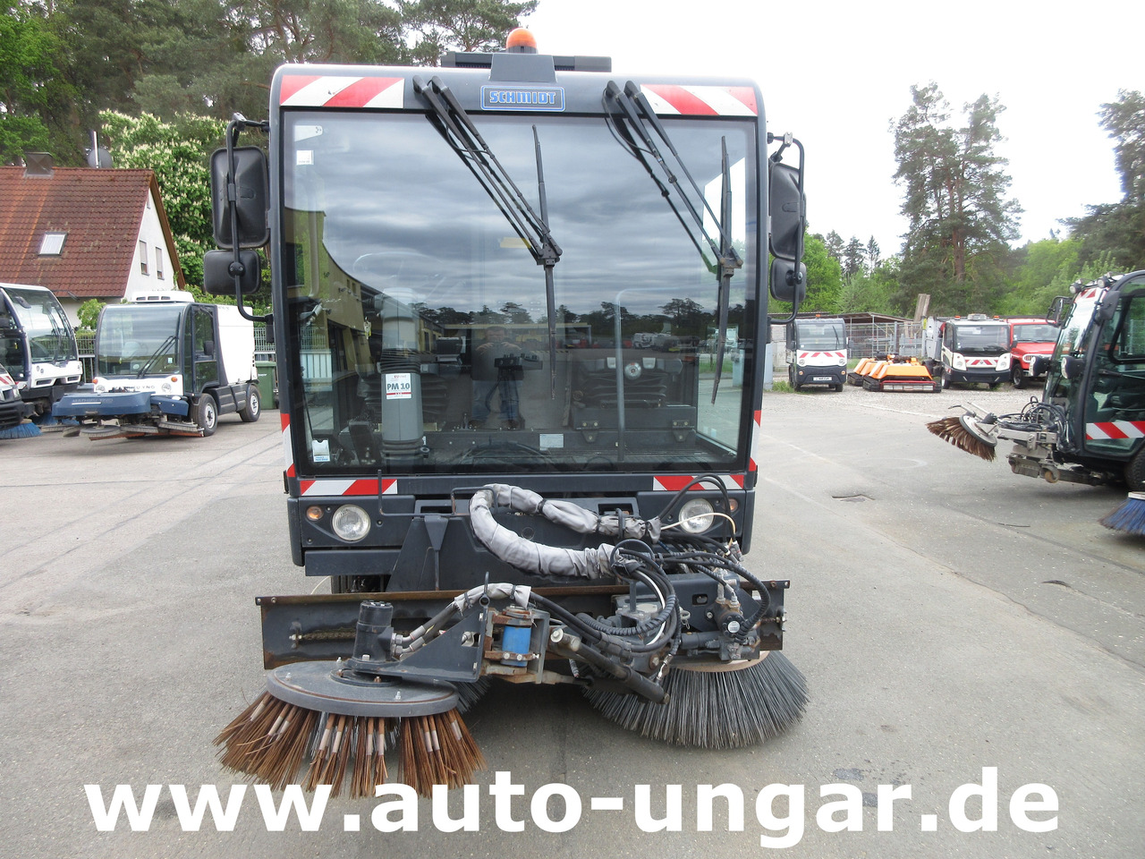 Schmidt Cleango 500 CS556 Euro 6 mit Wildkrautbesen Kehrmaschine aus 1. Hand - Balayeuse de voirie: photos 2 Schmidt Cleango 500 CS556 Euro 6 mit Wildkrautbesen Kehrmaschine aus 1. Hand - Balayeuse de voirie: photos 2