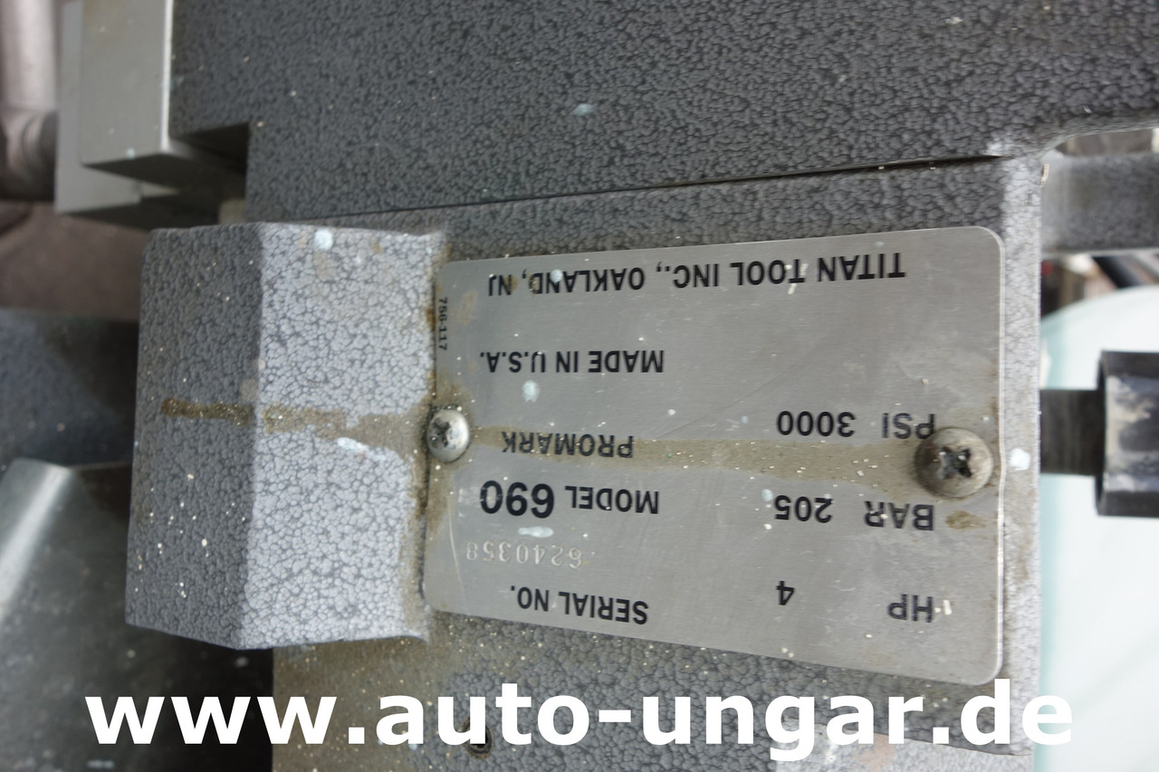 Titan Promark 690 Graco LineLazer Airless Roadmarking Machine Markiermaschine - Travaux routiers: photos 5 Titan Promark 690 Graco LineLazer Airless Roadmarking Machine Markiermaschine - Travaux routiers: photos 5