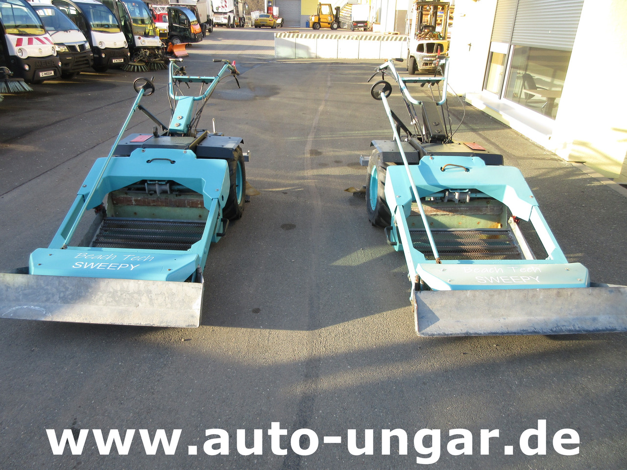 Beachtech Sweepy walk-behind Beachcleaner Strandreiniger Cribleuse de Plage - Véhicule de voirie/ Spécial: photos 1 Beachtech Sweepy walk-behind Beachcleaner Strandreiniger Cribleuse de Plage - Véhicule de voirie/ Spécial: photos 1