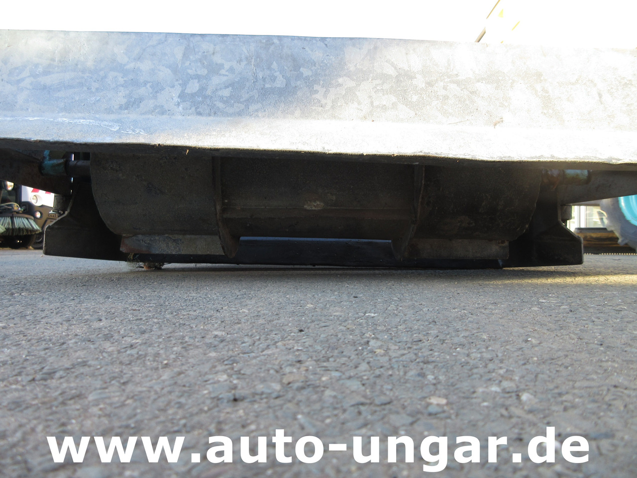 Beachtech Sweepy walk-behind Beachcleaner Strandreiniger Cribleuse de Plage - Véhicule de voirie/ Spécial: photos 4 Beachtech Sweepy walk-behind Beachcleaner Strandreiniger Cribleuse de Plage - Véhicule de voirie/ Spécial: photos 4