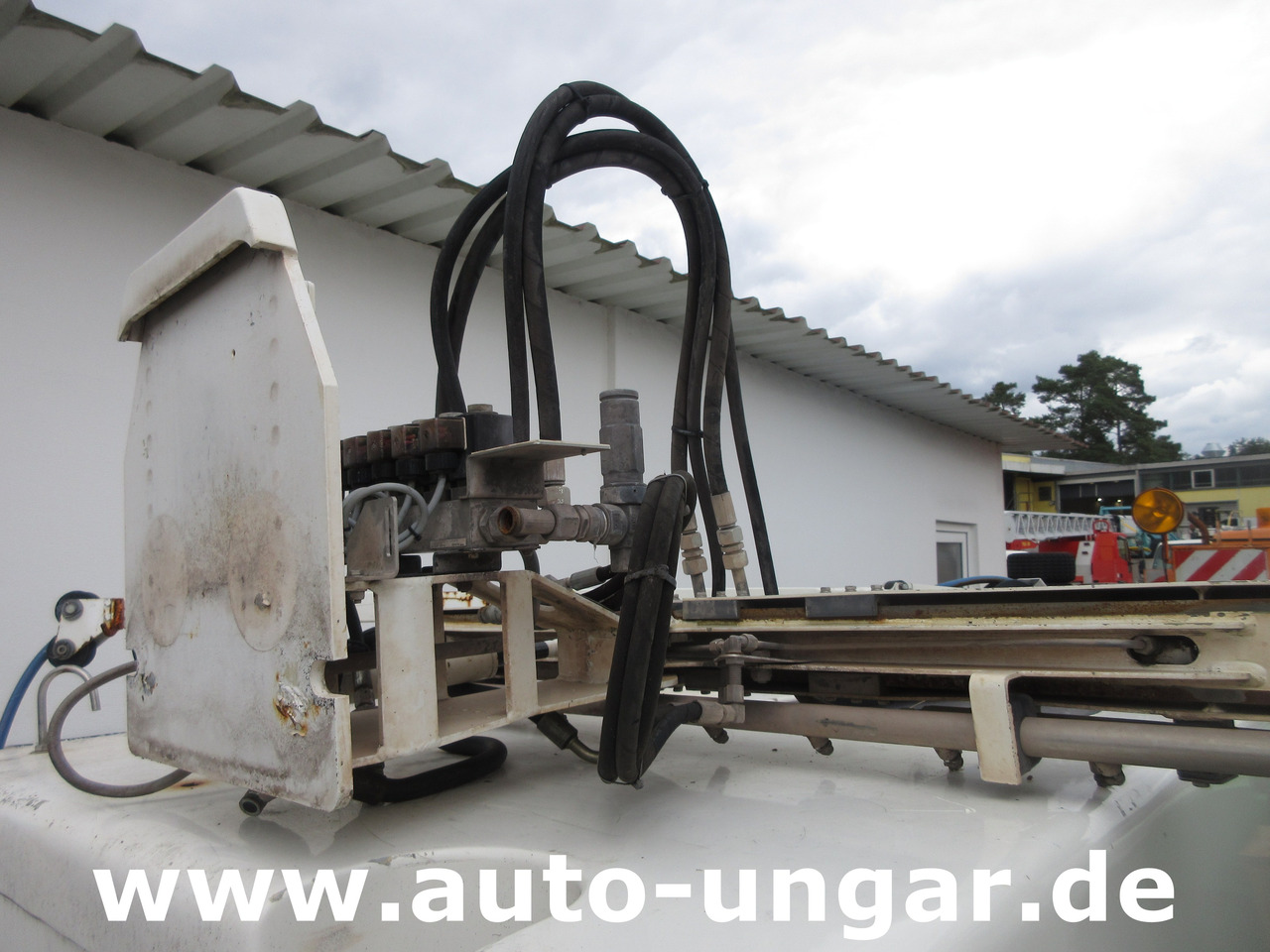 Véhicule de voirie/ Spécial CMAR NC300 Schwemmaufbau Laveuse Bj. 2014 für Multicar Tremo Hochdruck: photos 13 Véhicule de voirie/ Spécial CMAR NC300 Schwemmaufbau Laveuse Bj. 2014 für Multicar Tremo Hochdruck: photos 13