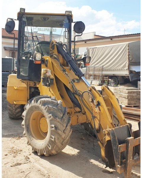 Caterpillar 908 (7t - Chargeuse sur pneus: photos 3 Caterpillar 908 (7t - Chargeuse sur pneus: photos 3