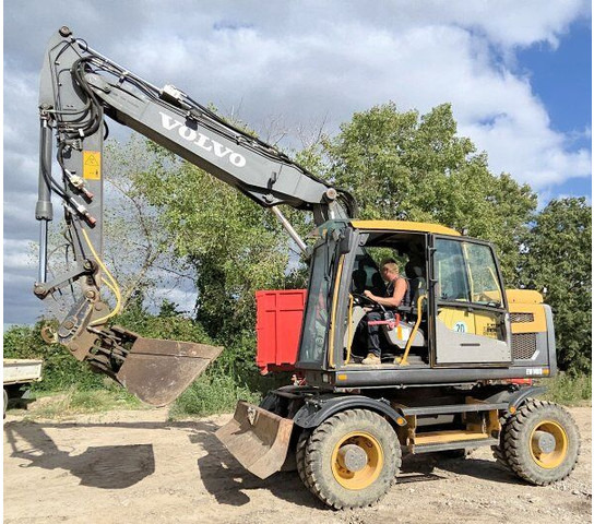 Volvo EW 140D (17t) - Pelle sur pneus: photos 3 Volvo EW 140D (17t) - Pelle sur pneus: photos 3