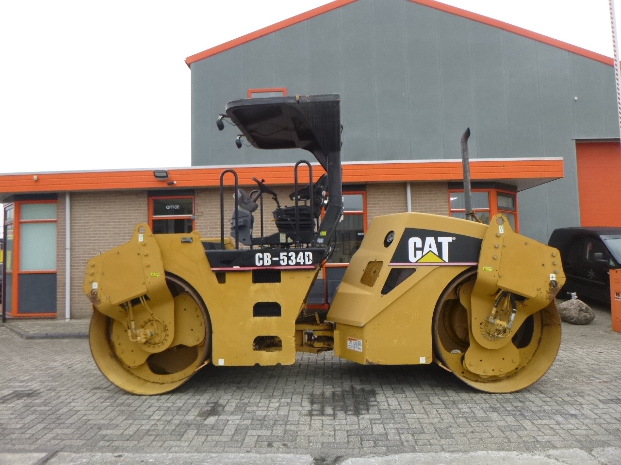 CATERPILLAR CB-534D - Rouleau compresseur: photos 1 CATERPILLAR CB-534D - Rouleau compresseur: photos 1