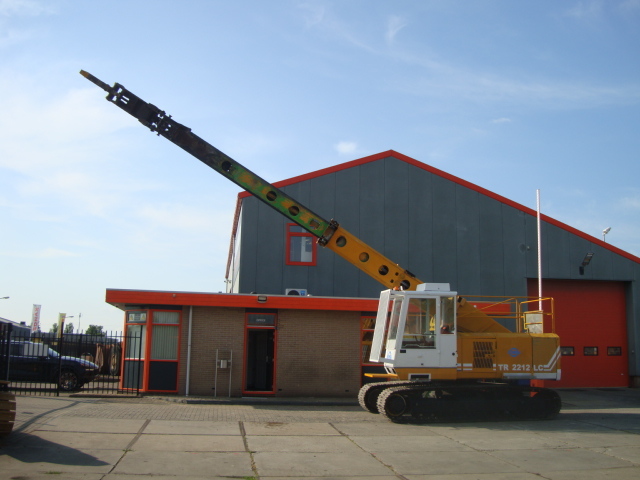 Pelle sur chenille EWK TR2212LC: photos 7