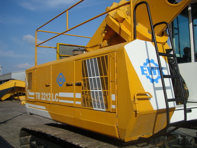 Pelle sur chenille EWK TR2212LC: photos 11