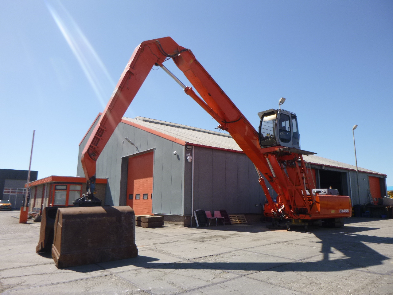 FIAT-HITACHI EX455 Stationary dock/ship material handler - Pelle de manutention: photos 1 FIAT-HITACHI EX455 Stationary dock/ship material handler - Pelle de manutention: photos 1