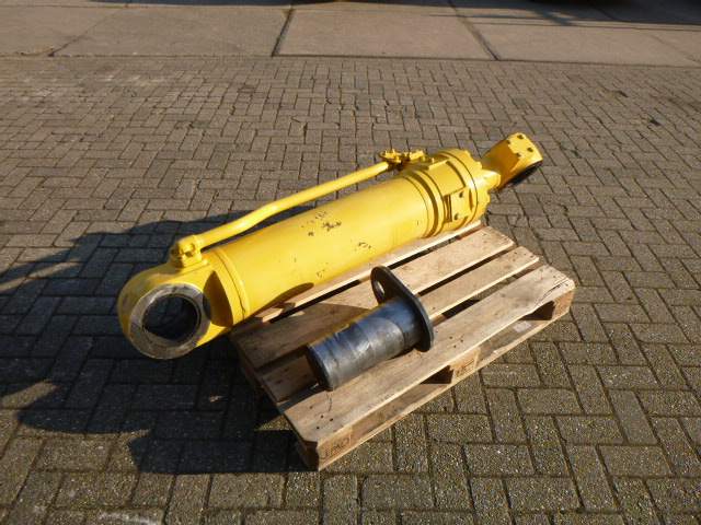 KOMATSU WA600 - Vérin hydraulique pour Chargeuse sur pneus: photos 3 KOMATSU WA600 - Vérin hydraulique pour Chargeuse sur pneus: photos 3