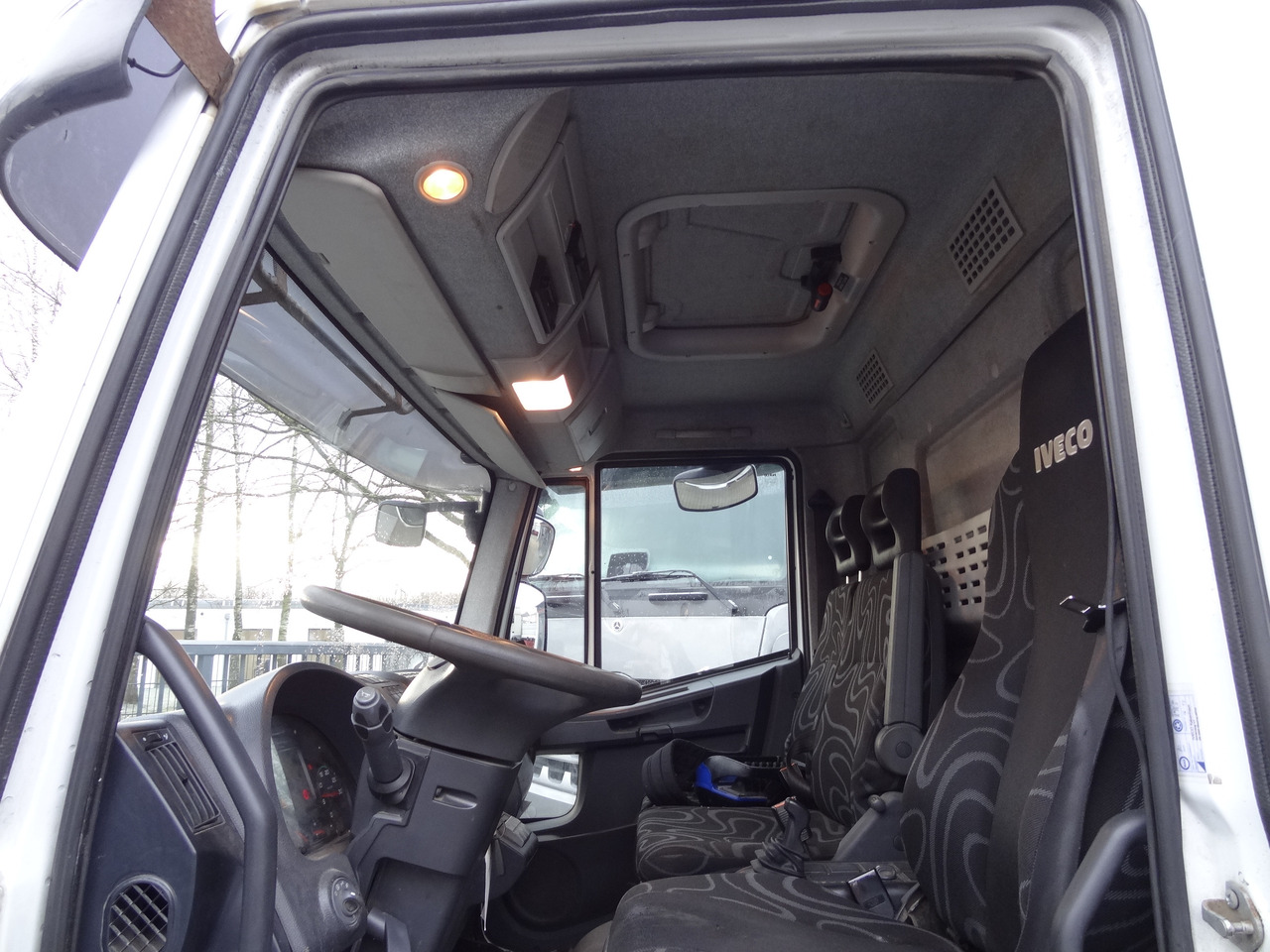 Iveco EuroCargo 120E25 Fassi F38 - Camion plateau, Camion grue: photos 3 Iveco EuroCargo 120E25 Fassi F38 - Camion plateau, Camion grue: photos 3