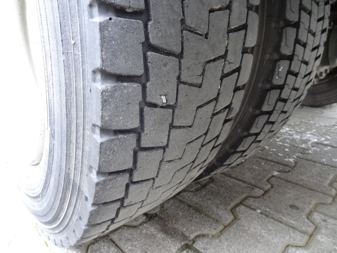 Iveco EuroCargo 120E25 Fassi F38 - Camion plateau, Camion grue: photos 2 Iveco EuroCargo 120E25 Fassi F38 - Camion plateau, Camion grue: photos 2