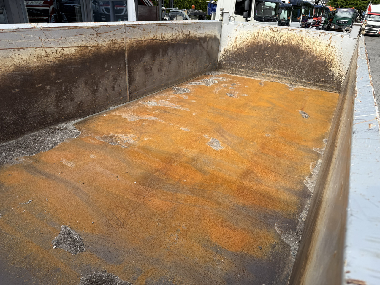 Iveco T-Way 510 / AT410T51 8X4 Meiller - Camion benne: photos 4 Iveco T-Way 510 / AT410T51 8X4 Meiller - Camion benne: photos 4