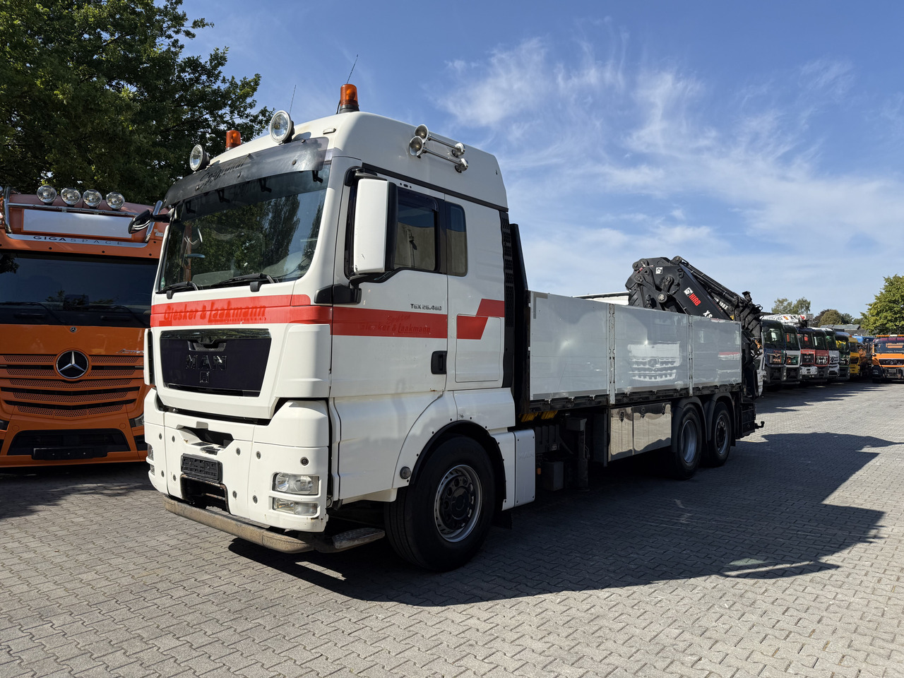 MAN TGX 26.480 6X2 Hiab 422 Bj 2017 bis 30 Meter - Camion grue, Camion plateau: photos 1 MAN TGX 26.480 6X2 Hiab 422 Bj 2017 bis 30 Meter - Camion grue, Camion plateau: photos 1