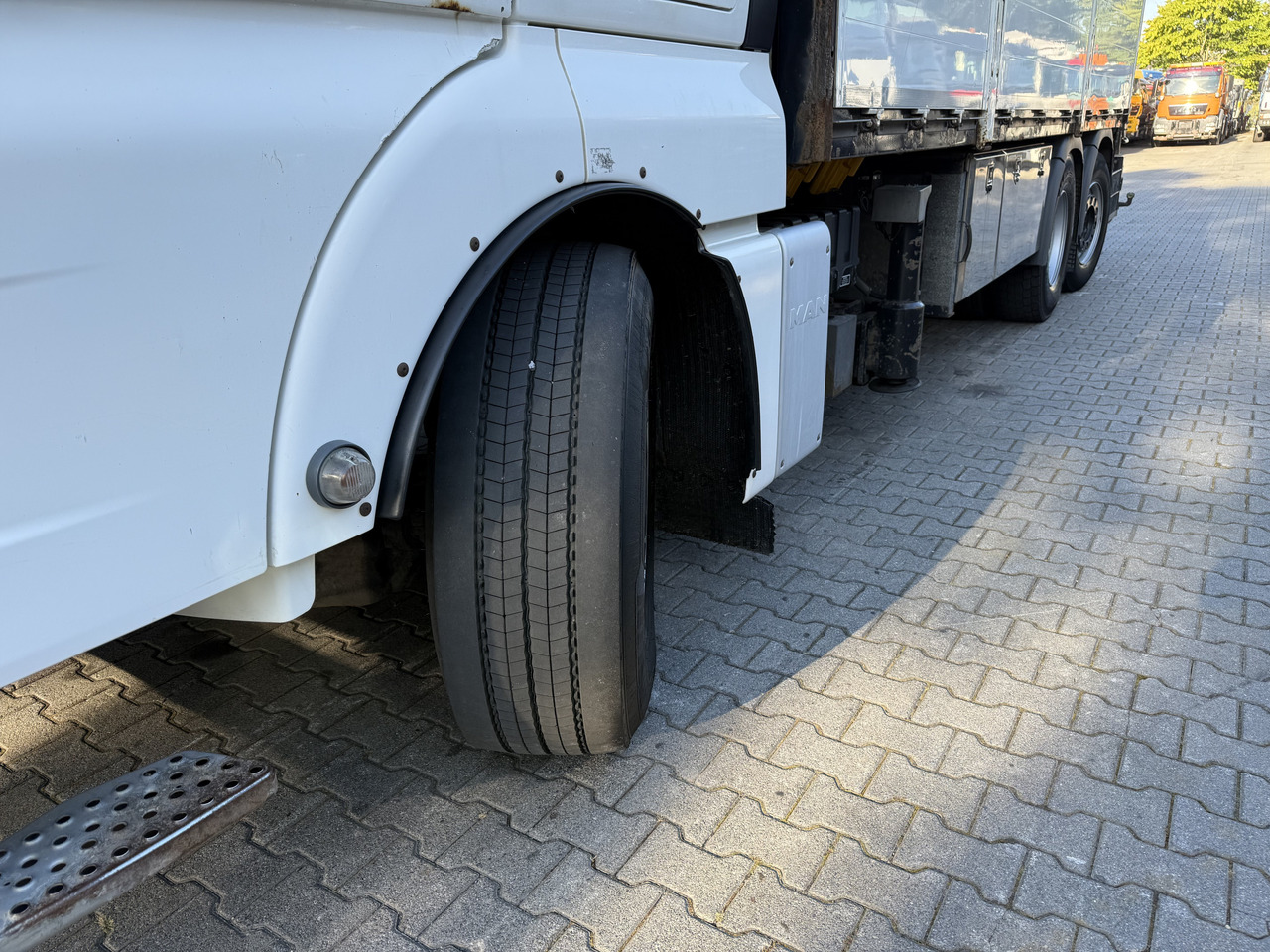 MAN TGX 26.480 6X2 Hiab 422 Bj 2017 bis 30 Meter - Camion grue, Camion plateau: photos 2 MAN TGX 26.480 6X2 Hiab 422 Bj 2017 bis 30 Meter - Camion grue, Camion plateau: photos 2