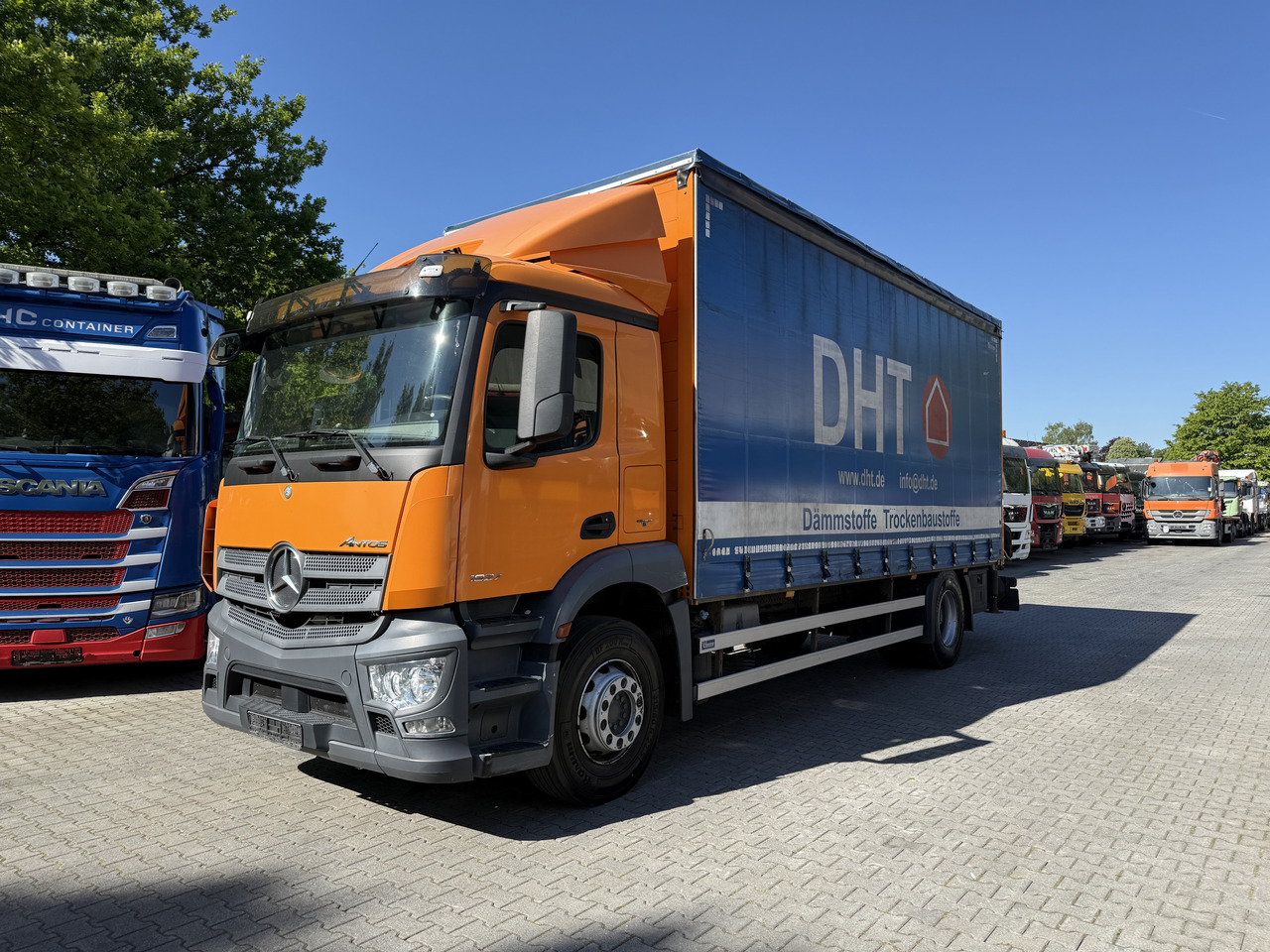Mercedes-Benz Actros 1827 Kran Palfinger PK 9002 - Camion à rideaux coulissants, Camion grue: photos 1 Mercedes-Benz Actros 1827 Kran Palfinger PK 9002 - Camion à rideaux coulissants, Camion grue: photos 1