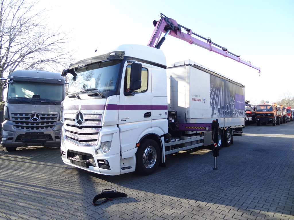 Mercedes-Benz Actros 2545 6X2 HIAB 166 bis 19 Meter - Camion grue, Camion à rideaux coulissants: photos 1 Mercedes-Benz Actros 2545 6X2 HIAB 166 bis 19 Meter - Camion grue, Camion à rideaux coulissants: photos 1