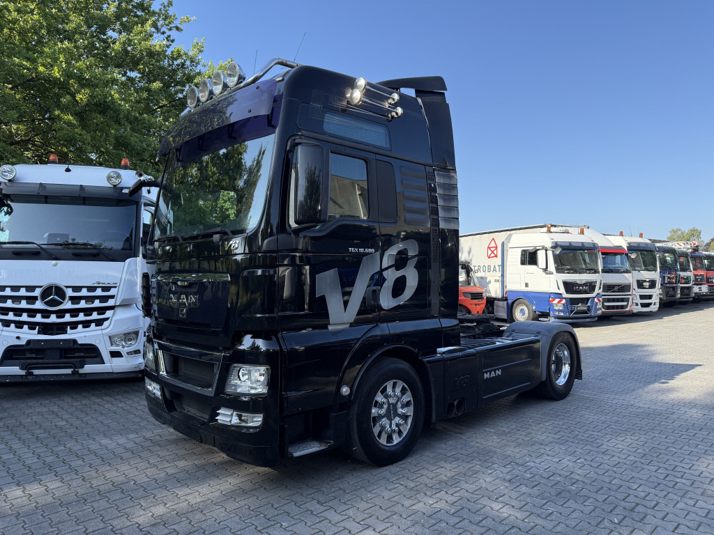 MAN TGX 18.680 4X2 BLS V8 - Tracteur routier: photos 1 MAN TGX 18.680 4X2 BLS V8 - Tracteur routier: photos 1