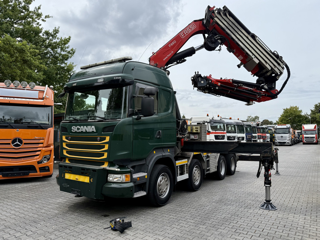 Scania R450 8X4 Kran Fassi F660 bis 34 Meter - Tracteur routier: photos 1 Scania R450 8X4 Kran Fassi F660 bis 34 Meter - Tracteur routier: photos 1