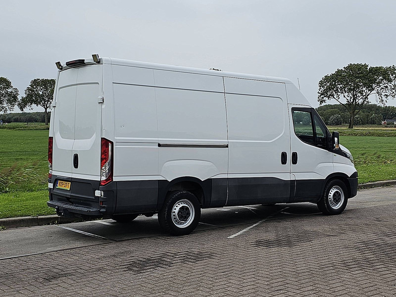 Iveco Daily 35S14 L2H2 Airco Euro6! - Fourgon utilitaire: photos 3 Iveco Daily 35S14 L2H2 Airco Euro6! - Fourgon utilitaire: photos 3