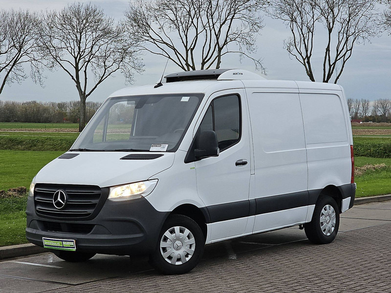 Mercedes-Benz Sprinter 311 CDI FRIGO L1H1 - Utilitaire frigorifique: photos 2 Mercedes-Benz Sprinter 311 CDI FRIGO L1H1 - Utilitaire frigorifique: photos 2