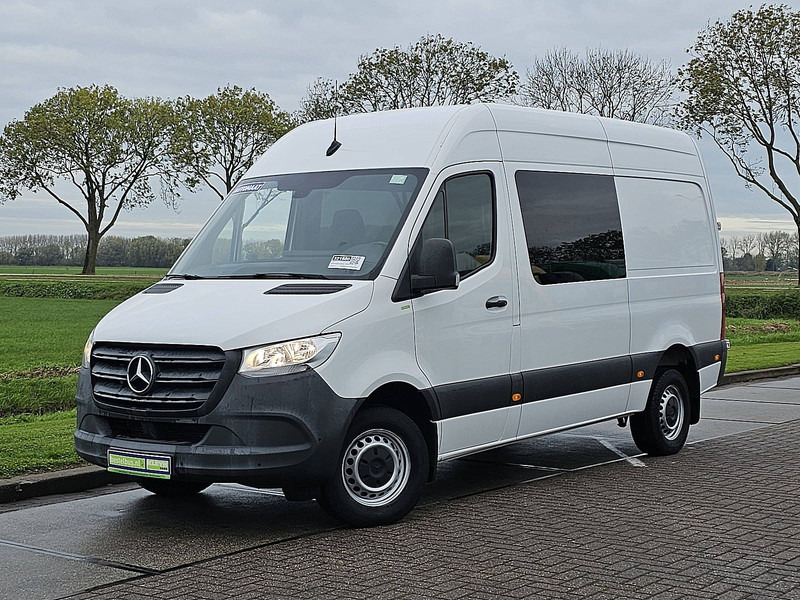 Mercedes-Benz Sprinter 319 L2H2 V6 Dub.- Cab. - Fourgon utilitaire: photos 2 Mercedes-Benz Sprinter 319 L2H2 V6 Dub.- Cab. - Fourgon utilitaire: photos 2