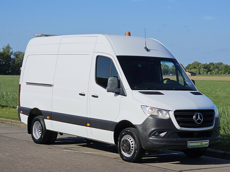 Mercedes-Benz Sprinter 516 L2H2 Airco Mbux ! - Fourgon utilitaire: photos 5 Mercedes-Benz Sprinter 516 L2H2 Airco Mbux ! - Fourgon utilitaire: photos 5