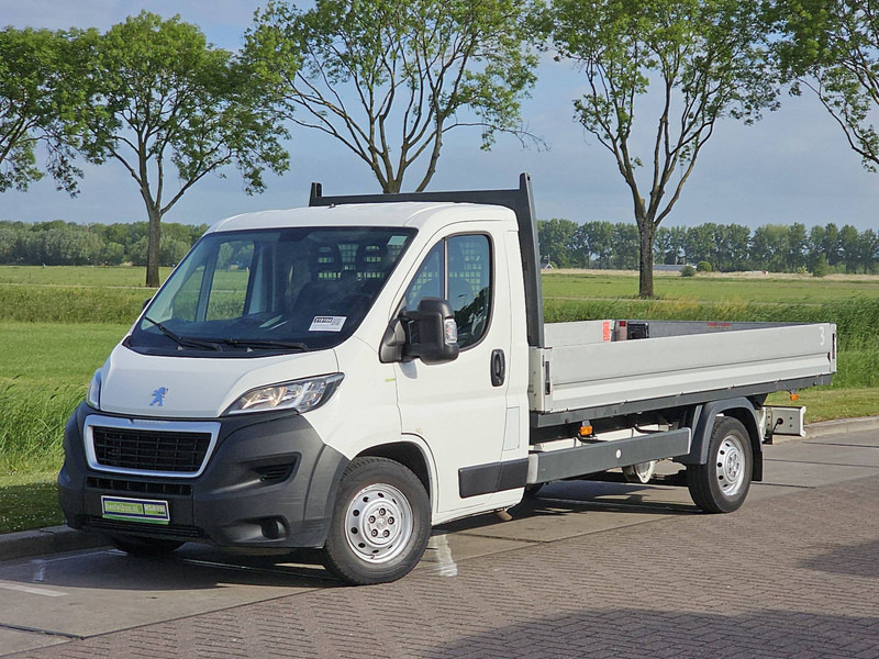 Peugeot Boxer 335 - Utilitaire plateau: photos 2 Peugeot Boxer 335 - Utilitaire plateau: photos 2