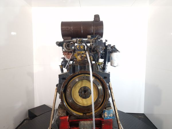 Komatsu S6D108-1 Engine (Plant) - Moteur pour Engins de chantier: photos 4 Komatsu S6D108-1 Engine (Plant) - Moteur pour Engins de chantier: photos 4
