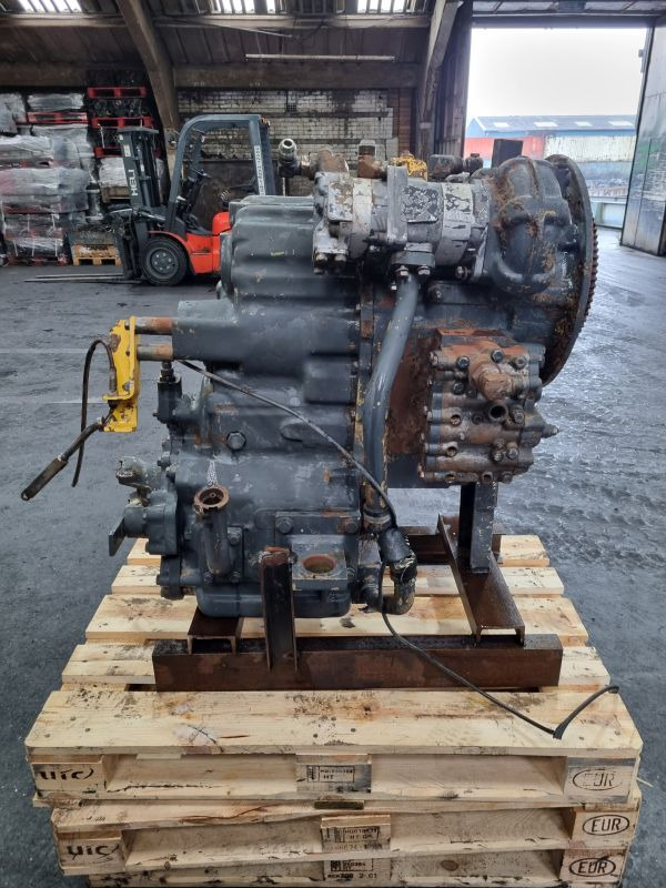 Komatsu WA320-3 Gearbox (Plant) - Boîte de vitesse pour Engins de chantier: photos 2 Komatsu WA320-3 Gearbox (Plant) - Boîte de vitesse pour Engins de chantier: photos 2