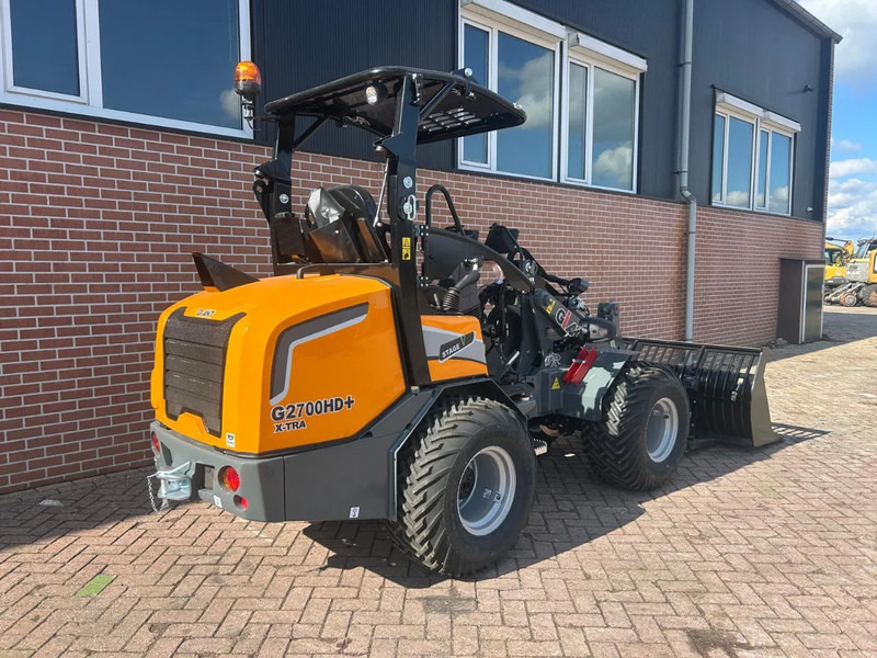 Giant G2700 - Chargeuse compacte sur chenilles: photos 4 Giant G2700 - Chargeuse compacte sur chenilles: photos 4