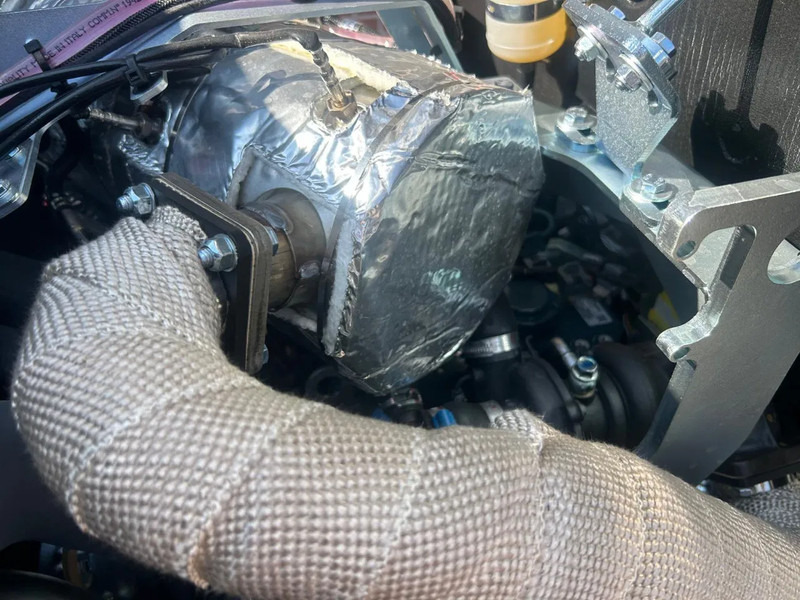 Giant G2700 - Chargeuse compacte sur chenilles: photos 5 Giant G2700 - Chargeuse compacte sur chenilles: photos 5