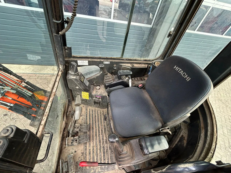 Mini pelle Hitachi ZX35U-2: photos 8