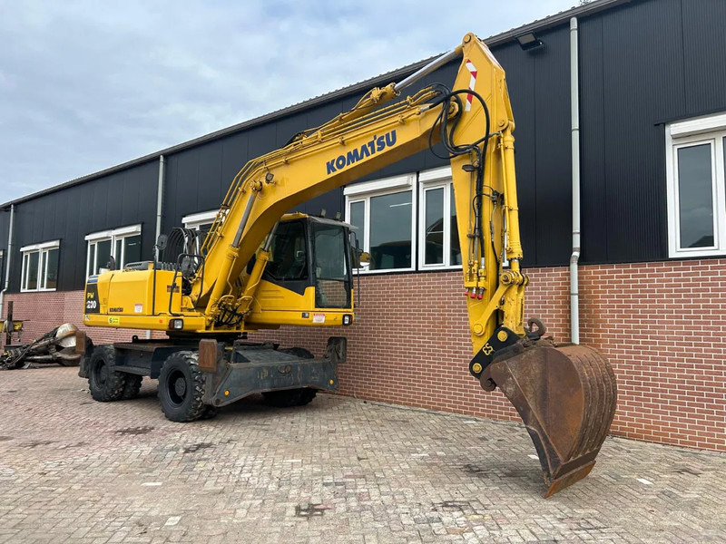 Komatsu PW200 - Pelle sur pneus: photos 3 Komatsu PW200 - Pelle sur pneus: photos 3