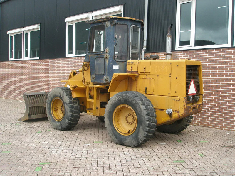 Komatsu W40-2 - Chargeuse sur pneus: photos 2 Komatsu W40-2 - Chargeuse sur pneus: photos 2