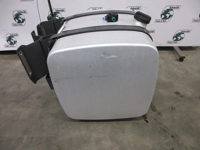 DAF 1949904 DIESELTANK 325 LITER DAF CF XF EURO 6 MODEL 2020 - Réservoir de carburant pour Camion: photos 2 DAF 1949904 DIESELTANK 325 LITER DAF CF XF EURO 6 MODEL 2020 - Réservoir de carburant pour Camion: photos 2