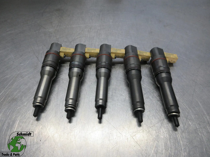 DAF 2005596 INJECTOR DAF MX 13 U2 460 PK EURO 6 5X OPVOORRAAD - Filtre à carburant pour Camion: photos 1 DAF 2005596 INJECTOR DAF MX 13 U2 460 PK EURO 6 5X OPVOORRAAD - Filtre à carburant pour Camion: photos 1
