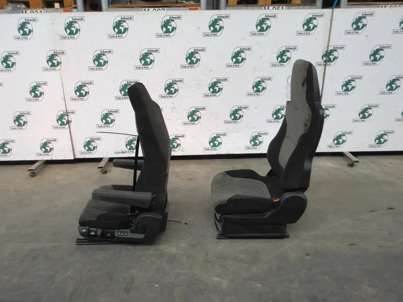 DAF 81.62307-6681 // 81.62307-6628 STOELEN SET MAN 18.500 MODEL 2020 - Siège pour Camion: photos 4 DAF 81.62307-6681 // 81.62307-6628 STOELEN SET MAN 18.500 MODEL 2020 - Siège pour Camion: photos 4