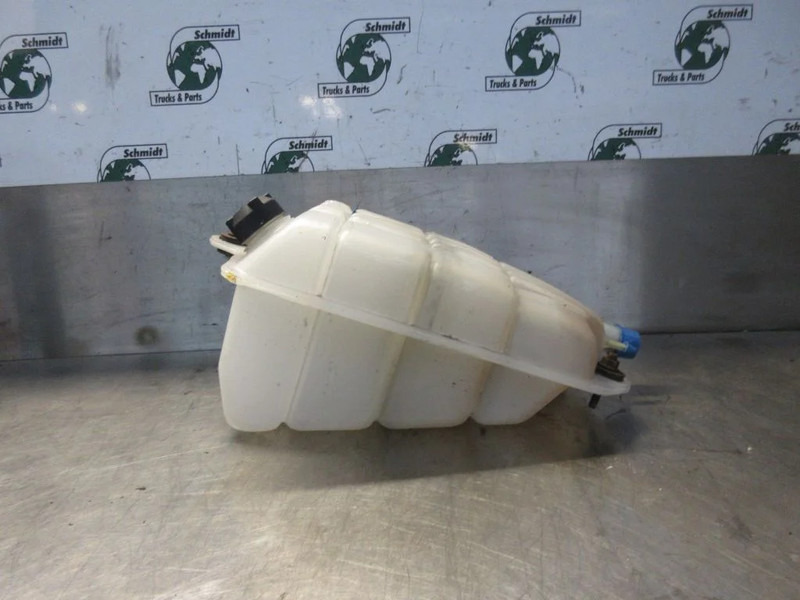 Iveco EUROCARGO 98426669 EXPANSIEVAT - Vase d'expansion pour Camion: photos 2 Iveco EUROCARGO 98426669 EXPANSIEVAT - Vase d'expansion pour Camion: photos 2
