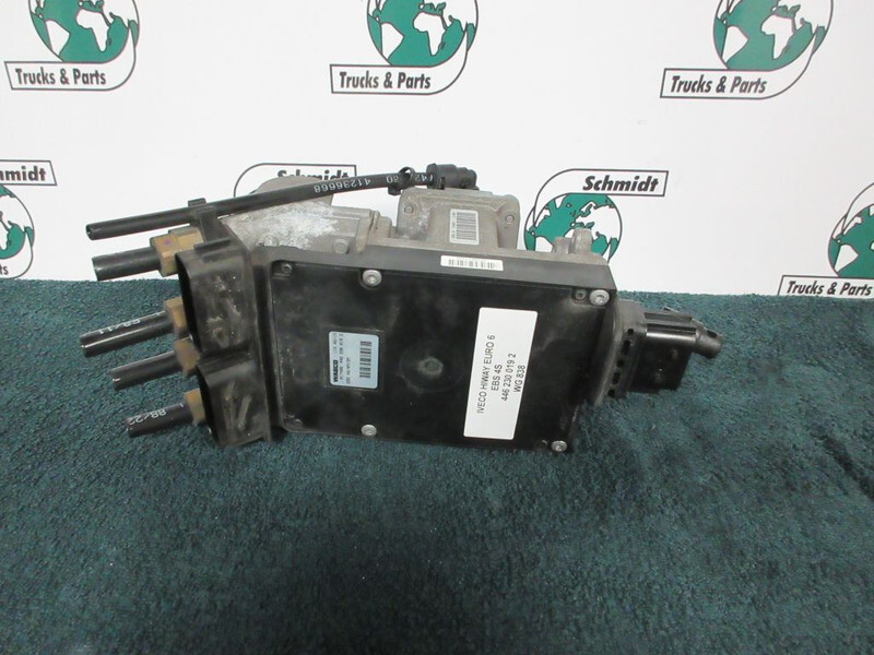 Iveco HIWAY 446 230 019 2 EBS 4S VENTIEL EURO 6 - Valve pour Camion: photos 2 Iveco HIWAY 446 230 019 2 EBS 4S VENTIEL EURO 6 - Valve pour Camion: photos 2