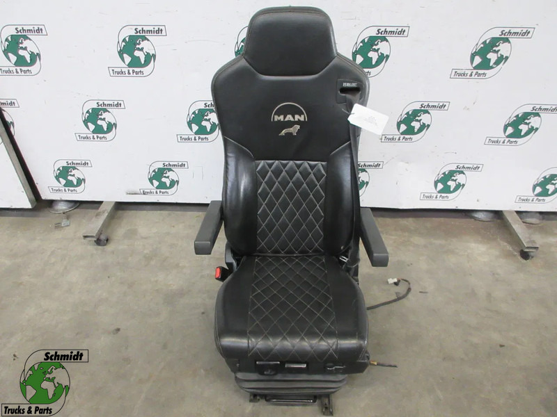 MAN 81.62307-6531//81.62307-6529//81.62307-6562//81.62307-6558 STOELEN SET - Siège pour Camion: photos 1 MAN 81.62307-6531//81.62307-6529//81.62307-6562//81.62307-6558 STOELEN SET - Siège pour Camion: photos 1