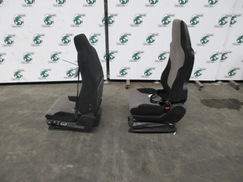 MAN 81.62307-6531//81.62307-6529//81.62307-6562//81.62307-6558 STOELEN SET - Siège pour Camion: photos 4 MAN 81.62307-6531//81.62307-6529//81.62307-6562//81.62307-6558 STOELEN SET - Siège pour Camion: photos 4