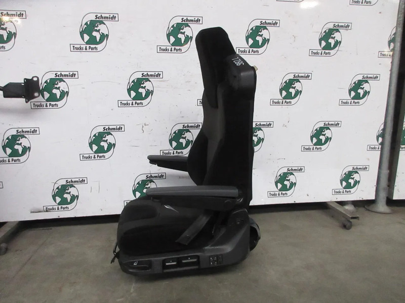 MAN 81.62310-6441 // 81.62310-6436 STOELEN SET MAN TGX 18.470 MODEL 2022 - Siège pour Camion: photos 2 MAN 81.62310-6441 // 81.62310-6436 STOELEN SET MAN TGX 18.470 MODEL 2022 - Siège pour Camion: photos 2
