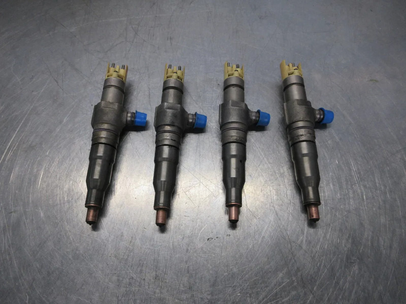 Mercedes-Benz A 936 070 17 87 // A 936 070 21 87 // A 936 178 70 02 INJECTORS DEMO MERCEDES OM 936LA EURO 6 - Filtre à carburant pour Camion: photos 5 Mercedes-Benz A 936 070 17 87 // A 936 070 21 87 // A 936 178 70 02 INJECTORS DEMO MERCEDES OM 936LA EURO 6 - Filtre à carburant pour Camion: photos 5