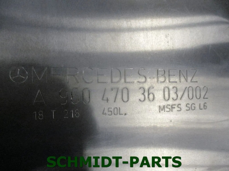 Mercedes-Benz A 960 470 36 03 DIESELTANK NIEUWE 10 X OP VOORRAAD MERCEDES ACTROS - Réservoir de carburant pour Camion: photos 4 Mercedes-Benz A 960 470 36 03 DIESELTANK NIEUWE 10 X OP VOORRAAD MERCEDES ACTROS - Réservoir de carburant pour Camion: photos 4
