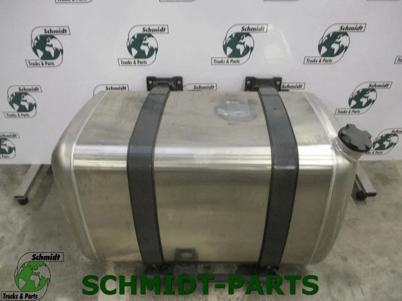 Mercedes-Benz A 960 470 36 03 DIESELTANK NIEUWE 10 X OP VOORRAAD MERCEDES ACTROS - Réservoir de carburant pour Camion: photos 3 Mercedes-Benz A 960 470 36 03 DIESELTANK NIEUWE 10 X OP VOORRAAD MERCEDES ACTROS - Réservoir de carburant pour Camion: photos 3