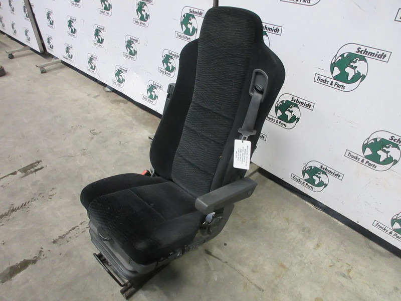 Mercedes-Benz A 967 910 40 01 // A 967 910 29 01 // A 967 910 12 03 STOELEN SET BENZ 1221 - Siège pour Camion: photos 3 Mercedes-Benz A 967 910 40 01 // A 967 910 29 01 // A 967 910 12 03 STOELEN SET BENZ 1221 - Siège pour Camion: photos 3
