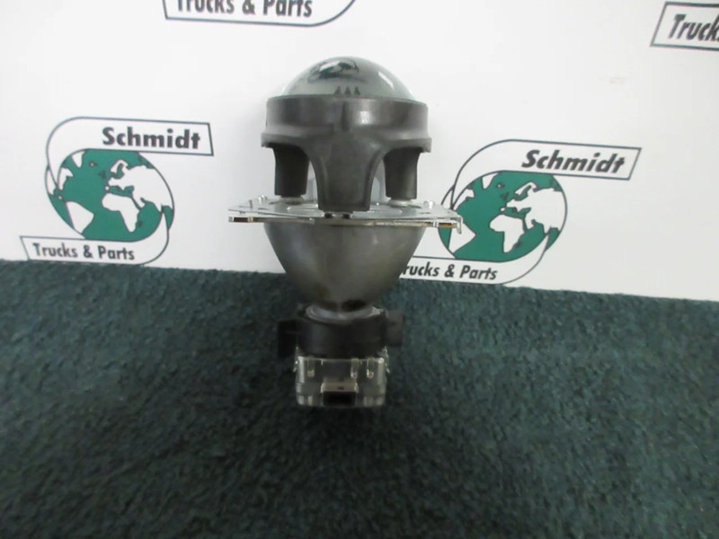 Renault 89502506 VALEO XENOS LAMP RENAULT T 520 EURO 6 - Système électrique pour Camion: photos 3 Renault 89502506 VALEO XENOS LAMP RENAULT T 520 EURO 6 - Système électrique pour Camion: photos 3