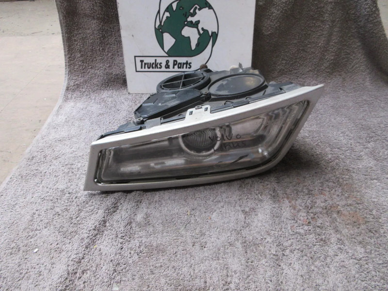 Volvo 21297917 // 21297918 MISTLAMP VOLVO FH SERIE EURO 5 RECHTS EN LINKS - Feu anti-brouillard pour Camion: photos 4 Volvo 21297917 // 21297918 MISTLAMP VOLVO FH SERIE EURO 5 RECHTS EN LINKS - Feu anti-brouillard pour Camion: photos 4