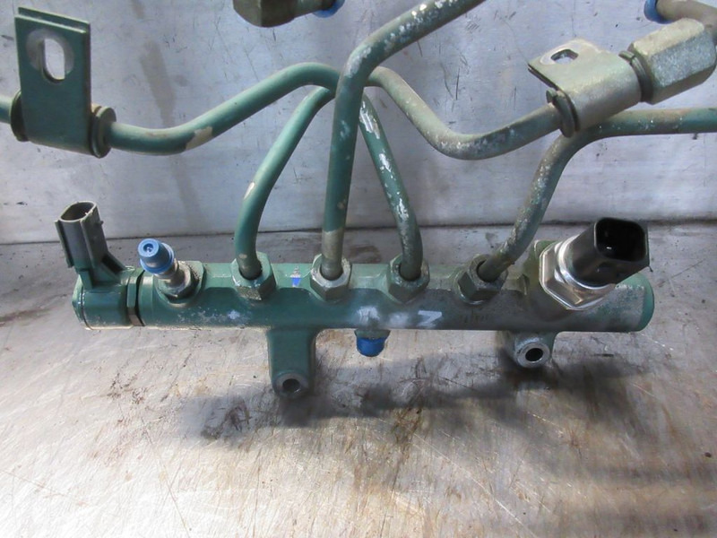 Volvo 21675458 BRANDSTOFRAIL VOLVO FL 210 EURO 6 - Préparation du carburant pour Camion: photos 2 Volvo 21675458 BRANDSTOFRAIL VOLVO FL 210 EURO 6 - Préparation du carburant pour Camion: photos 2