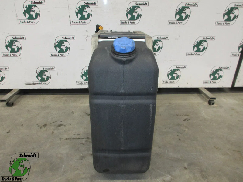 Volvo 23225656 // 24047642 AD BLUE TANK VOLVO FM 330 EURO 6 MODEL 2023 - Réservoir de carburant pour Camion: photos 1 Volvo 23225656 // 24047642 AD BLUE TANK VOLVO FM 330 EURO 6 MODEL 2023 - Réservoir de carburant pour Camion: photos 1