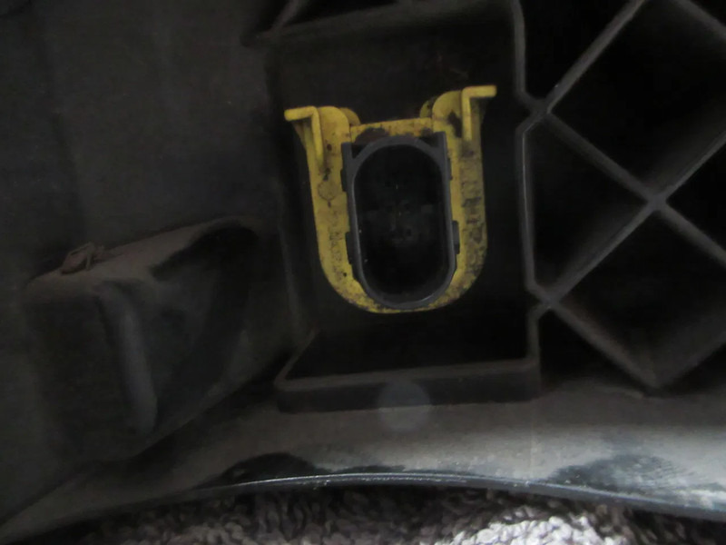 Volvo 82140763 MISTLAMP VOLVO FH SERIE EURO 6 - Feu anti-brouillard pour Camion: photos 5 Volvo 82140763 MISTLAMP VOLVO FH SERIE EURO 6 - Feu anti-brouillard pour Camion: photos 5